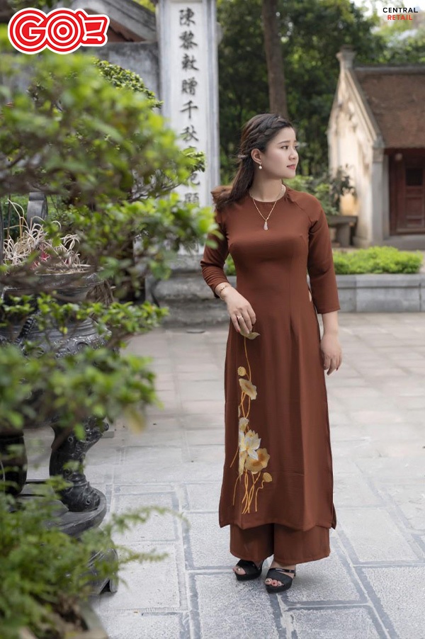 Phản cảm: Váy ngắn đến chùa - Phật giáo A Lưới